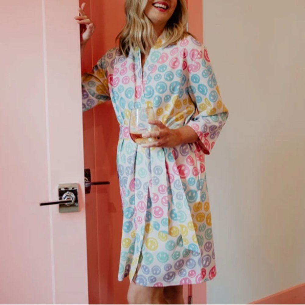 Katydid Happy Face Graphic Robe Size M NWT
